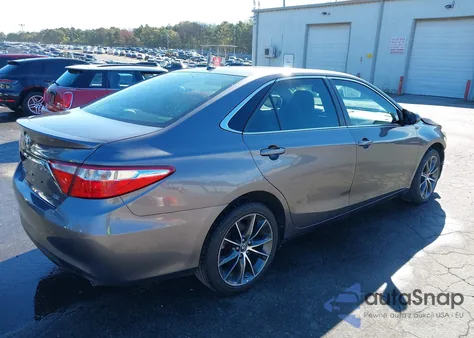 2015 Toyota Camry Xse V6 z USA, uszkodzony, nr VIN 4T1BK1FK2FU557913